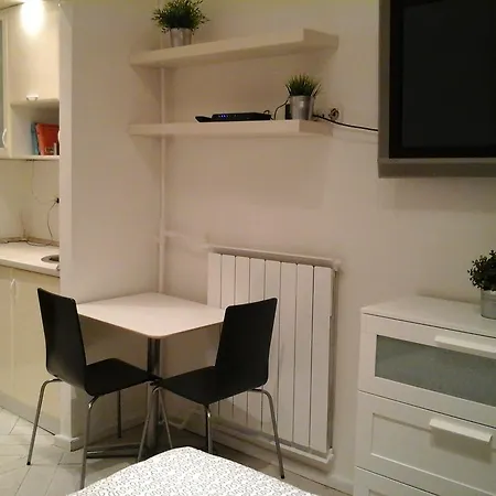 Rock Apartment *