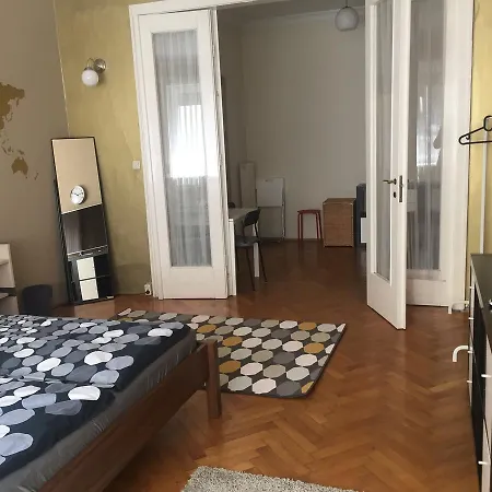 Rock Apartment *